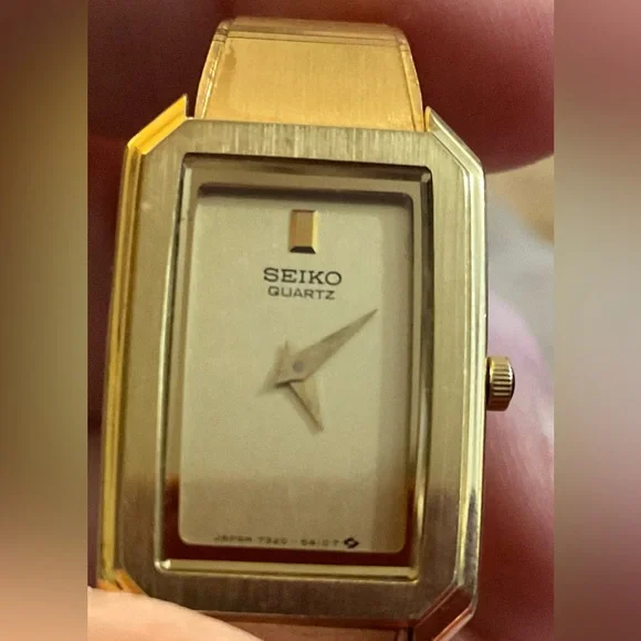 Seiko | Accessories | Seiko Ladies Quartz Gold Small Square  display picture 2